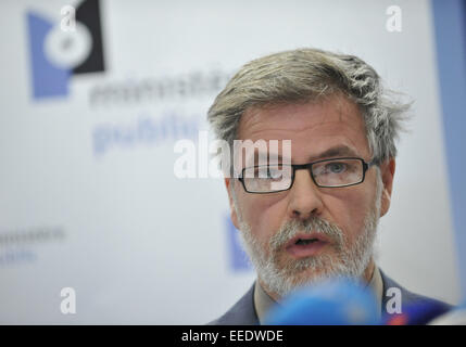 Bruxelles, Belgique. 16 janvier, 2015. Porte-parole du procureur fédéral belge Eric Van der Sypt tient une conférence de presse à Bruxelles, Belgique, 16 janvier 2015, au lendemain d'une opération anti-terrorisme a eu lieu à Verviers et Bruxelles. Deux personnes sont mortes et un autre blessé dans une opération antiterroriste de la police à Verviers contre un, les médias locaux ont rapporté le 15 janvier. Credit : Ye Pingfan/Xinhua/Alamy Live News Banque D'Images