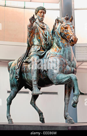 Statue équestre de Marc Aurèle ( Marco Aurelio ) 161-180 annonce sur l'Musée Capitolin Roma Italie romaine 161-180 annonce doré Bronze Banque D'Images