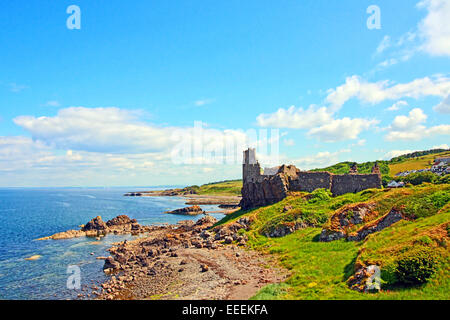 Château de Dunure et la plage de l'Ayrshire, Ecosse Banque D'Images