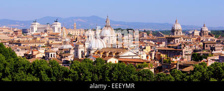 Vue panoramique sur le centre historique de Rome, Italie, du Castel Sant'Angelo Banque D'Images