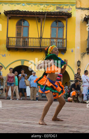 Danse traditionnelle Mapele la vieille ville de Carthagène, Colombie Banque D'Images