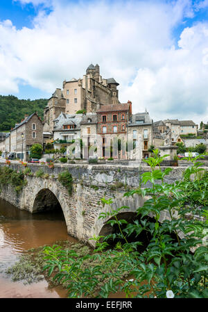 Estaing, village médiéval de l'Aveyron, Midi Pyrenees France Banque D'Images