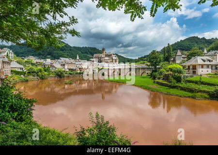 Estaing, village médiéval de l'Aveyron, Midi Pyrenees France Banque D'Images