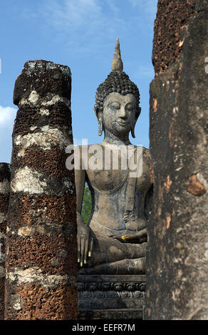 Sukhothai, Thaïlande statue de Bouddha dans le parc historique de Sukhothai Banque D'Images