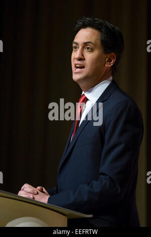 Londres, Royaume-Uni. 17 Jan, 2015. Ed Miliband MP (leader du parti du travail) donne le discours d'ouverture de la nouvelle année la Fabian Society Conference 2015 le 17/01/2015 à l'Institut de l'éducation, Londres. La Fabian Society est le plus ancien groupe de réflexion politique. Fondée en 1884, la société est à l'avant-garde de l'élaboration d'idées politiques et les politiques publiques sur la gauche. Credit : Julie Edwards/Alamy Live News Banque D'Images