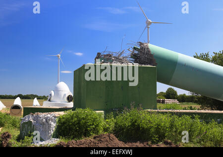 Bad Orb, Allemagne, la démolition d'une ancienne turbine éolienne Banque D'Images