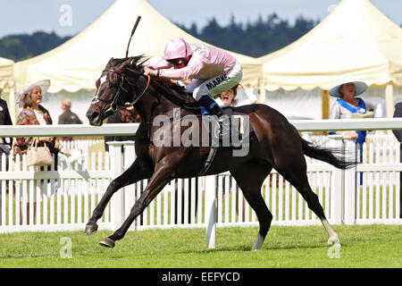 Le Royal Ascot, la fugue avec William Buick jusqu'gagne le Prince of Wales's Stakes Banque D'Images