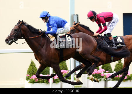 Royal Ascot Kieren Fallon d'élite de l'Armée avec jusqu'gagne le King George V Piquets Banque D'Images