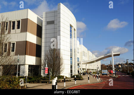 Dudley, West Midlands, England, UK. 18 janvier, 2015. Russells Hall a annoncé l'hôpital de 400 emplois d'être coupé pendant deux ans dans une tentative pour sauver €14m. Union européenne a déclaré que c'était déprimant comme personnel travailler dur pour surmonter les pressions d'hiver et les pertes pourraient frapper thearte stafff clinique, travailleurs, radiographes et phlébotomistes et recherchant des départs volontaires. Credit : Malcolm Brice/Alamy Live News Banque D'Images