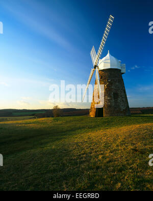 Moulin à vent Halnaker sur les South Downs près de Chichester, West Sussex, UK Banque D'Images