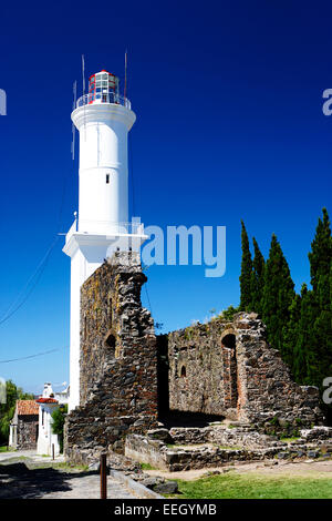 Ruines du couvent San Francisco et leuchtturm Barrio Historico Colonia del Sacramento Uruguay Amérique du Sud Banque D'Images