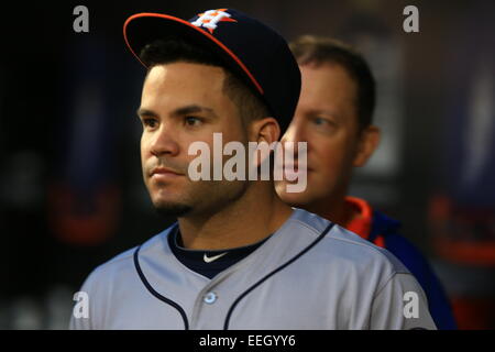 Queens, NY/USA – 27 septembre 2014 : Houston Astros Jose Altuve se tient dans le dugout de Citi Field. Crédit: Gordon Donovan/Alay Live News Banque D'Images