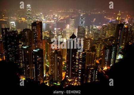 Vue sur hong kong ville la nuit du sommet de Hong Kong Chine Banque D'Images