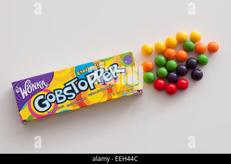 Une boîte de bonbons durs Gobstopper éternelle. Fabriqué par l'entreprise de bonbons de Willy Wonka, une marque de Nestlé.