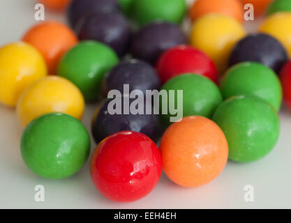 Un gros plan de Everlasting Gobstopper bonbons durs. Fabriqué par l'entreprise de bonbons de Willy Wonka, une marque de Nestlé. Banque D'Images