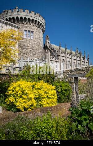 Journée ensoleillée dans les jardins au-dessous du château de Dublin, Dublin, Irlande, République d'Irlande Banque D'Images