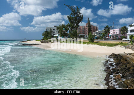 Beach Front à Hasting Rocks sur la côte sud de l'île des Caraïbes de la Barbade dans les Antilles. Banque D'Images