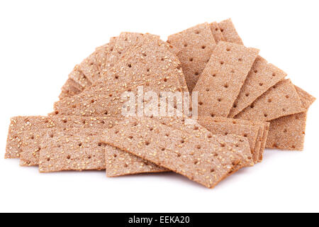 Pile de crackers isolé sur fond blanc. Banque D'Images