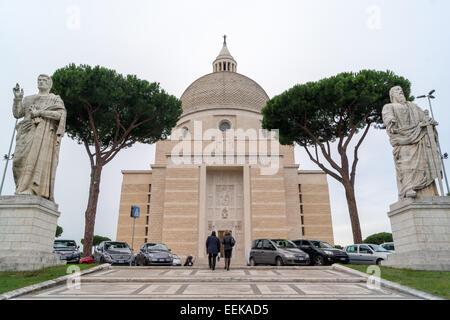 Basilica dei Santi Pietro e Paolo. Rome EUR Quartier, Italie Banque D'Images