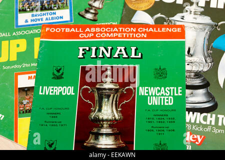 Ancien vintage historique des programmes de football finale de la FA Cup Banque D'Images