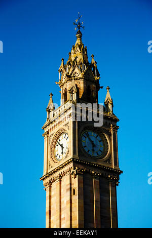 L'Albert Memorial Clock Tower dans le centre de Belfast en Irlande du Nord Banque D'Images
