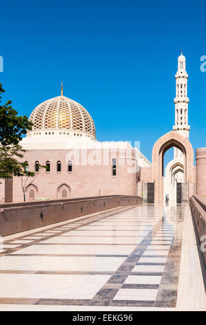 Entrée principale pour les hommes de la Mosquée Sultan Qaboos, Muscat, Oman Banque D'Images