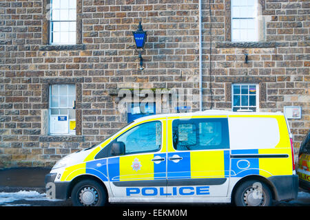 Poste de police local dans la ville marchande de Bakewell, Peak District, Derbyshire, Angleterre, Royaume-Uni Banque D'Images