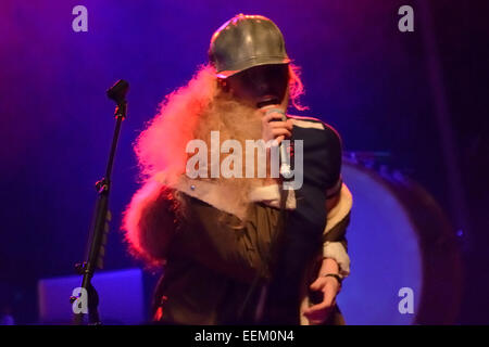 Toronto, Canada. 19 janvier 2015. Le duo britannique The Ting Tings (Katie White et Jules De Martino) fonctionne à la Mod Club à Toronto. Credit : EXImages/Alamy Live News Banque D'Images