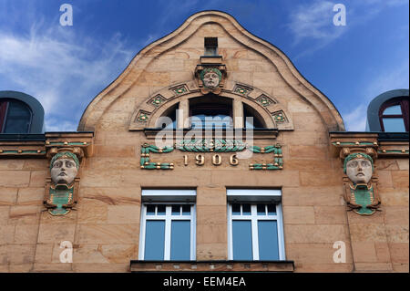 La façade d'un bâtiment de style Art Nouveau datant de 1906, Nuremberg, Middle Franconia, Bavaria, Germany Banque D'Images