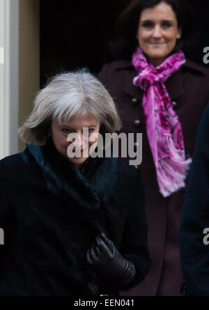 Downing Street, London, UK. Le 20 janvier, 2015. Ministres quittent la réunion hebdomadaire du cabinet à Downing Street. Sur la photo : Ministre de l'intérieur Theresa Mai Crédit : Paul Davey/Alamy Live News Banque D'Images