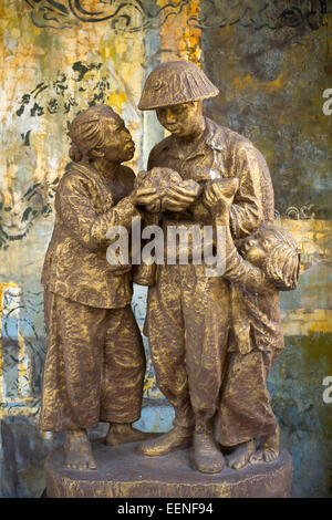 "Une poignée de terre du Sud" par Pham Thi Xuan au Musée des beaux-arts de Ho Chi Minh Ville Vietnam Banque D'Images