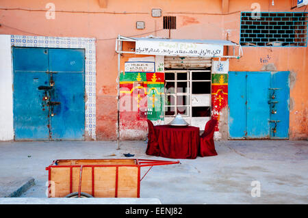 Restaurant à Laayoune, au Sahara Occidental, le Maroc. Banque D'Images