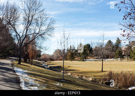 Typique de la banlieue American park à la fin de janvier. Banque D'Images