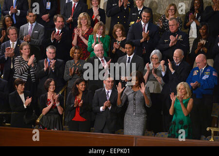 Washington, DC, USA. 20 Jan, 2015. Première Dame des États-Unis Michelle Obama (2e R Avant) arrive pour l'état de l'Union à une session conjointe du Congrès sur la colline du Capitole à Washington, DC, États-Unis, le 20 janvier 2015. Credit : Yin Bogu/Xinhua/Alamy Live News Banque D'Images