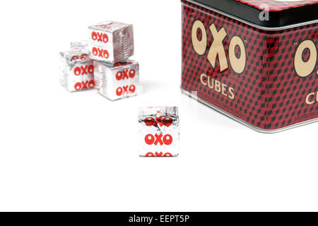 Stock OXO cubes dans leur emballage d'aluminium fabriqués pour la première fois en 1910. Oxo est administré par Premier Foods au Royaume-Uni Banque D'Images