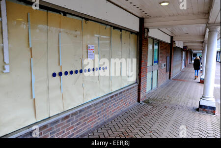 Newhaven East Sussex UK - magasins barricadèrent vide Banque D'Images