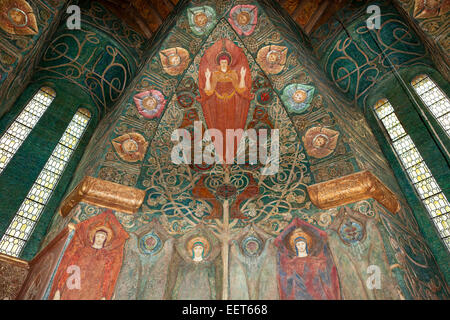 Intérieur Art Nouveau de la chapelle du cimetière de Watts. Compton, Surrey Banque D'Images