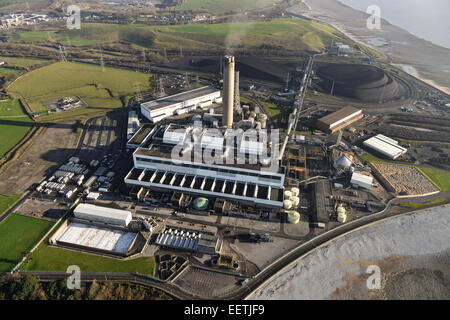 Une vue aérienne d'Aberthaw 'B', une centrale électrique au charbon dans le sud du Pays de Galles Banque D'Images