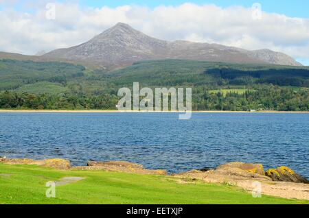 Goat Fell et Brodick Bay sur l'île d'Arran Banque D'Images