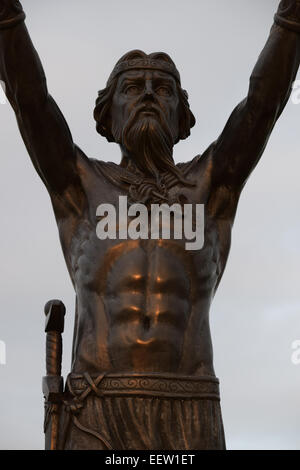 PIC : fichier Limavady, Co Londonderry (Irlande du Nord, Royaume-Uni, la statue de la mer d'Irlande, Dieu Manannan Mac Lir, a été volé la nuit dernière. La statue a été retirée de sa position au point d'observation sur Binevenagh Gortmore montagne près de Limavady, Co Londonderry. La statue, épié et Magilligan à Co Donegal en République d'Irlande et est devenue une attraction touristique populaire sur la célèbre Côte de Causeway. La statue a été créée par le sculpteur, Darren John Sutton, qui a travaillé sur la série TV Game of Thrones. Toutes les photos prises le 17 juillet 2014. Credit : Eoin McConnell/Alamy Live News Banque D'Images