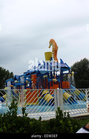 Piscine et toboggans de camping Marina di Venezia à Cavallino Treporti, Italie Banque D'Images