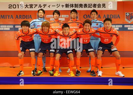 Omiya Ardija groupe de l'équipe, le 17 janvier 2015 - Football / Soccer : 2015 Omiya Ardija Nouvelle équipe Présentation à Omiya Ardija 'club house' Cube Orange à Saitama, Japon. (Photo par AFLO) <br >(rangée du haut - de gauche à droite) Hitoshi Shiota, Tsubasa Oya, Hiroyuki Komoto, Nobuhiro Kato, (rangée du bas - de gauche à droite) Masato Kojima, Shigeru Yokotani, Ryuji Bando, Shintaro Shimizu, Kazuma Takayama Banque D'Images