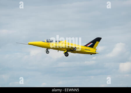 Folland Gnat Trainer jet militaire à partir de la Fiducie du patrimoine dans l'avion peint jaune vif de l'équipe de Yellowjacks Banque D'Images