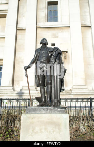 Statue de George Washington à l'extérieur de la National Gallery à Trafalgar Square, Londres Banque D'Images