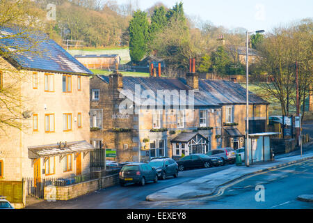 Holcombe Brook un village dans le Lancashire et le pub local, le lièvre et les chiens sur bolton Road West, Angleterre, Royaume-Uni, 2014 Banque D'Images