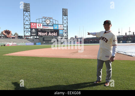 San Francisco, Californie, USA. 20 Jan, 2015. Norichika Aoki (Giants) MLB : Giants de San Francisco le voltigeur nouveau Nori Aoki pose lors d'une conférence de presse au AT&T Park à San Francisco, California, United States . © AFLO/Alamy Live News Banque D'Images