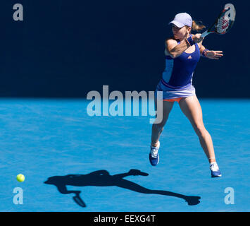 Melbourne, Australie. 23 Jan, 2015. 3e : Simona de semences (ROU) en action dans un 3ème match contre Bethanie Mattek-Sands (USA) au jour 5 de l'Australian Open 2015 Tournoi de tennis du grand chelem à Melbourne Park, Melbourne, Australie. Bas Sydney/Cal Sport Media. Remporté 6-4 7-5 : Credit : csm/Alamy Live News Banque D'Images