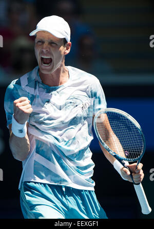 Melbourne, Australie. 23 Jan, 2015. Tomas Berdych République tchèque de la célèbre après avoir remporté son troisième tour masculin match contre Viktor Troicki la Serbie de tournoi à l'Open d'Australie à Melbourne, Australie, le 23 janvier 2015. Berdych a gagné 3-0. Credit : Bai Xue/Xinhua/Alamy Live News Banque D'Images