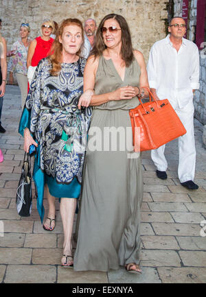 Sarah Ferguson, duchesse d'York et Slavica Ecclestone, ancien modèle et ex-épouse du chef de la Formule 1 Bernie Ecclestone, passer du temps ensemble à visiter au centre-ville de Dubrovnik, Croatie Avec : Sarah Ferguson, duchesse d'York,Slavica Ecclestone Où : Dubrovnik, Croatie Quand : 18 Oct 2014 Banque D'Images