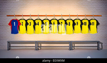 Ligne de maillots de football jaune Banque D'Images